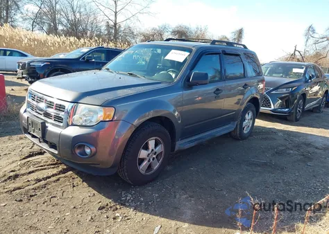 2009 Ford Escape Xlt z USA, uszkodzony, nr VIN 1FMCU03799KC86292